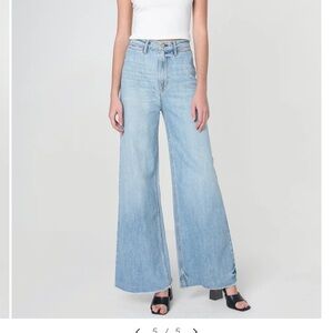 Light Wash High-Rise Wide-Leg Jeans for Women